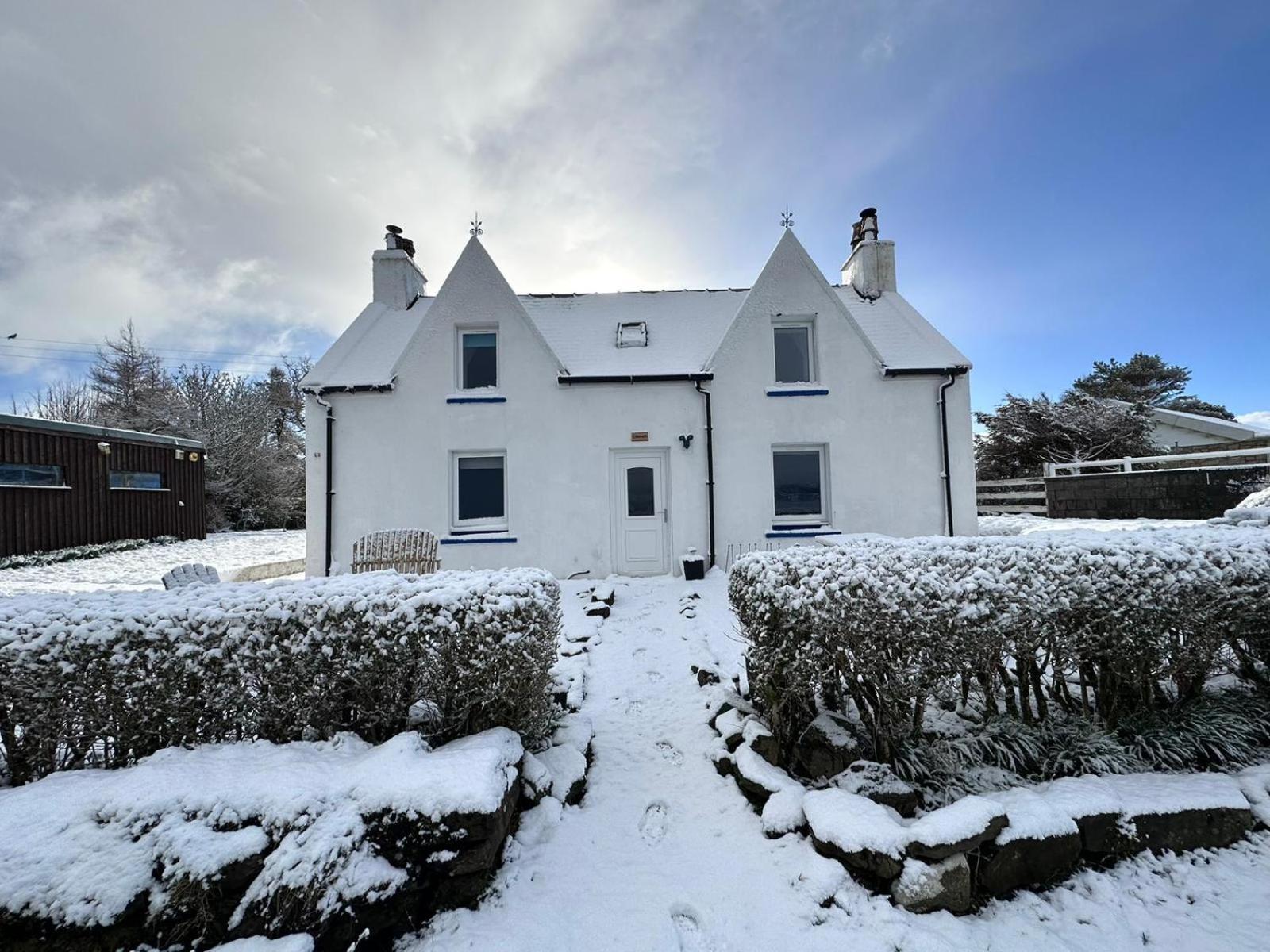Vakantiehuis Carnmhor, Isle Of Skye - Stunning 242 Year Old On Its Own Sea Shore! Breakish