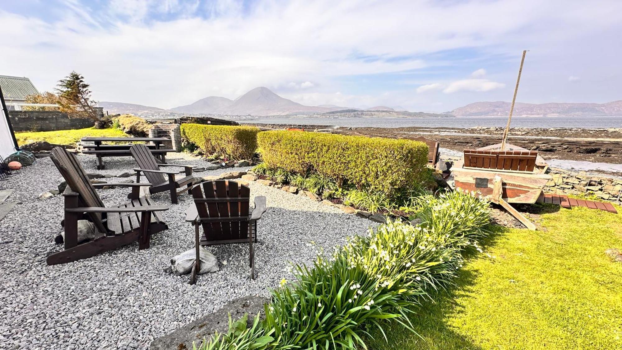 Carnmhor, Isle Of Skye - Stunning 242 Year Old On Its Own Sea Shore!