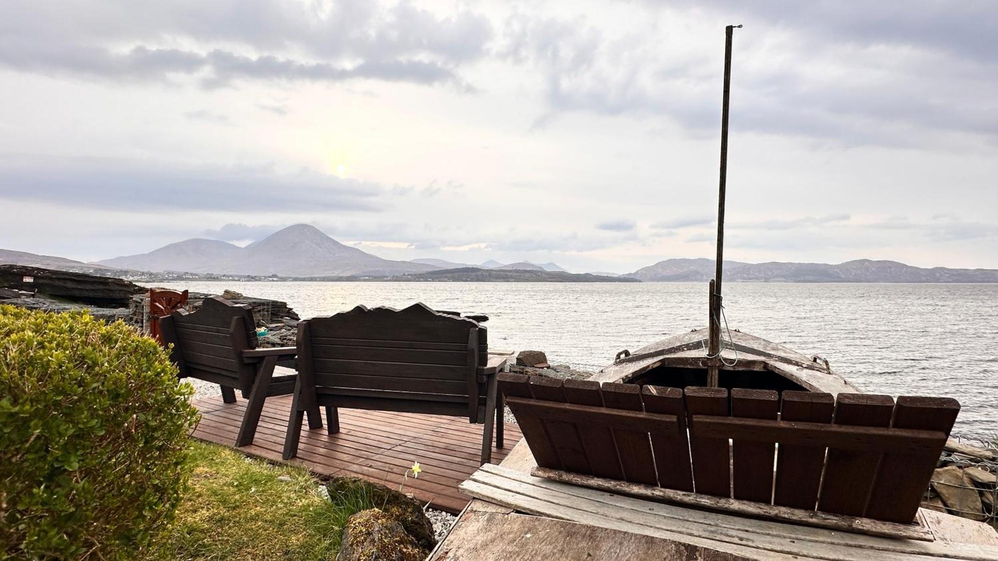Vakantiehuis Carnmhor, Isle Of Skye - Stunning 242 Year Old On Its Own Sea Shore!