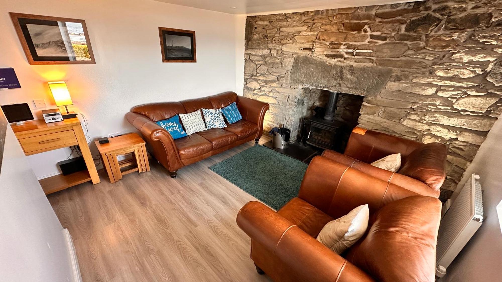 Vakantiehuis Carnmhor, Isle Of Skye - Stunning 242 Year Old On Its Own Sea Shore! *