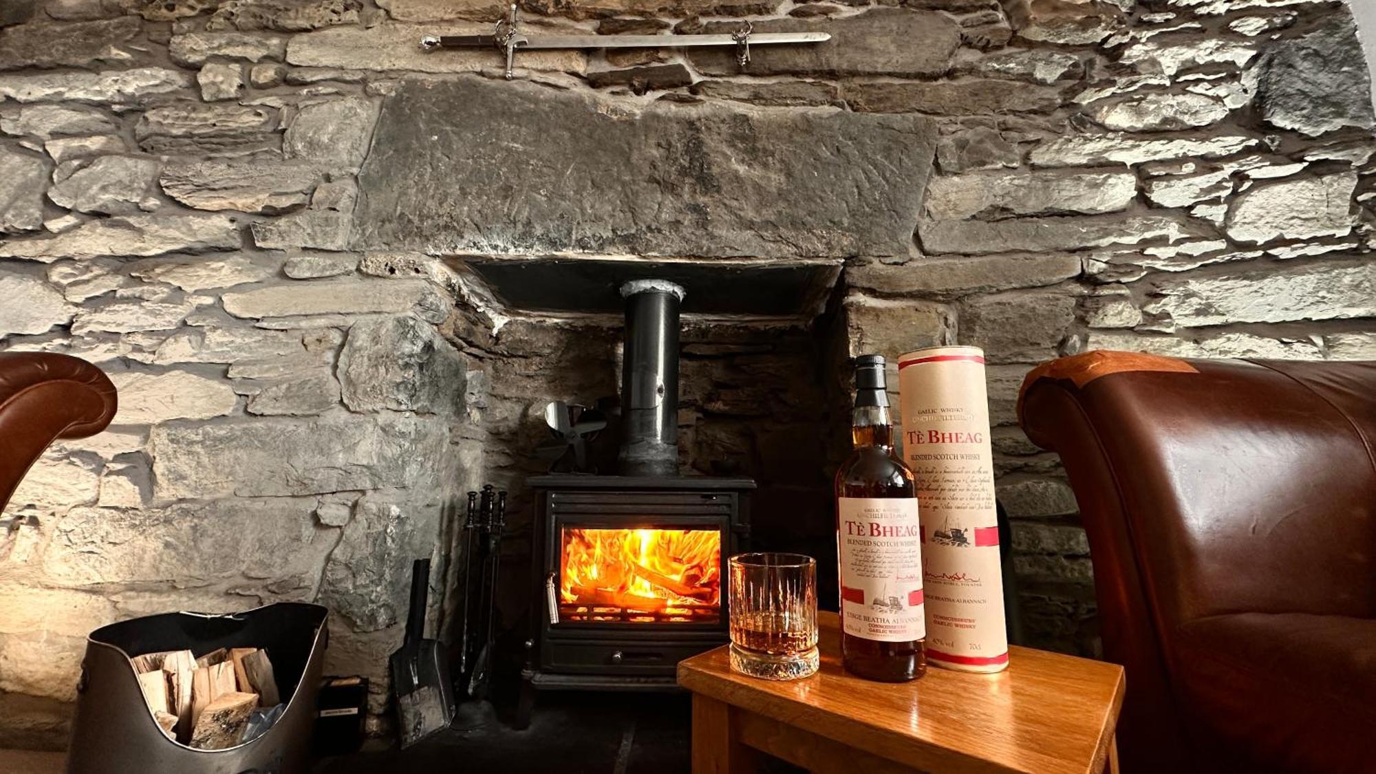 Carnmhor, Isle Of Skye - Stunning 242 Year Old On Its Own Sea Shore! Vakantiehuis Breakish